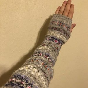 Super cute Benneton arm warmers!